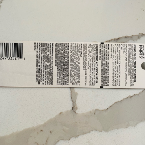 L'Oréal Infallible Paints Liquid Eyeliner Teal 306 - Picture 3 of 5